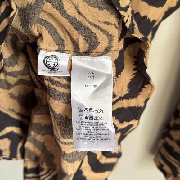 GANNI Tiger-Print Wrap Blouse Small - Picture 10 of 12